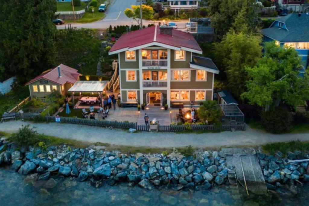 Iconic 3-Story Waterfront 'Marina House' W/ View Villa Gibsons Bagian luar foto