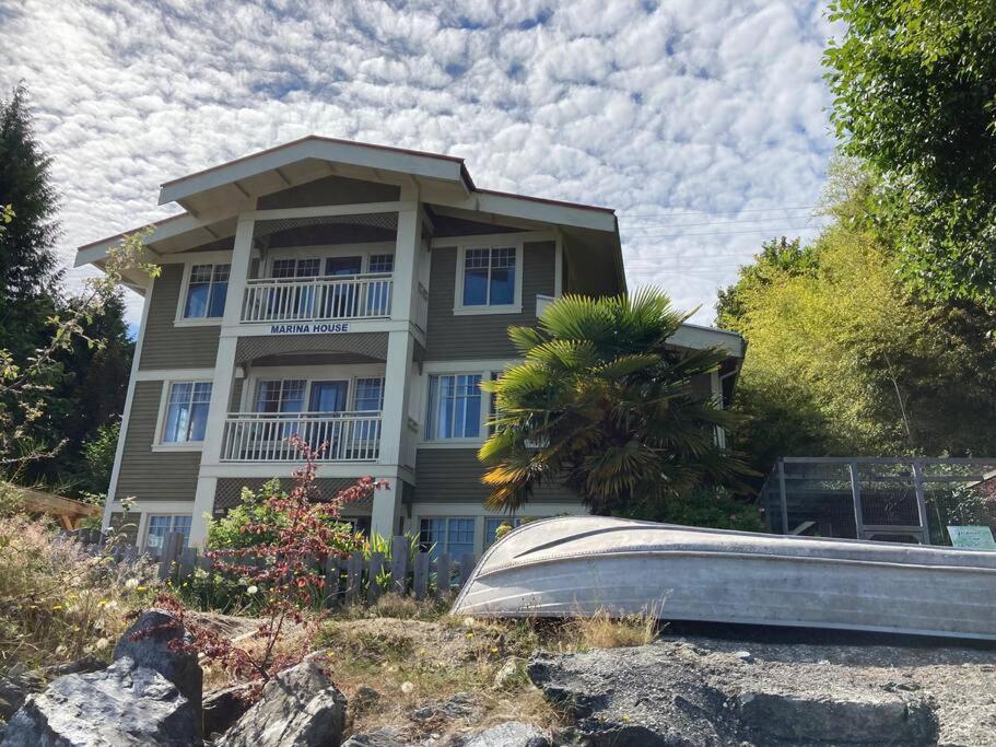 Iconic 3-Story Waterfront 'Marina House' W/ View Villa Gibsons Bagian luar foto