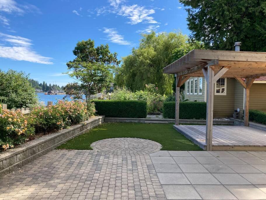 Iconic 3-Story Waterfront 'Marina House' W/ View Villa Gibsons Bagian luar foto