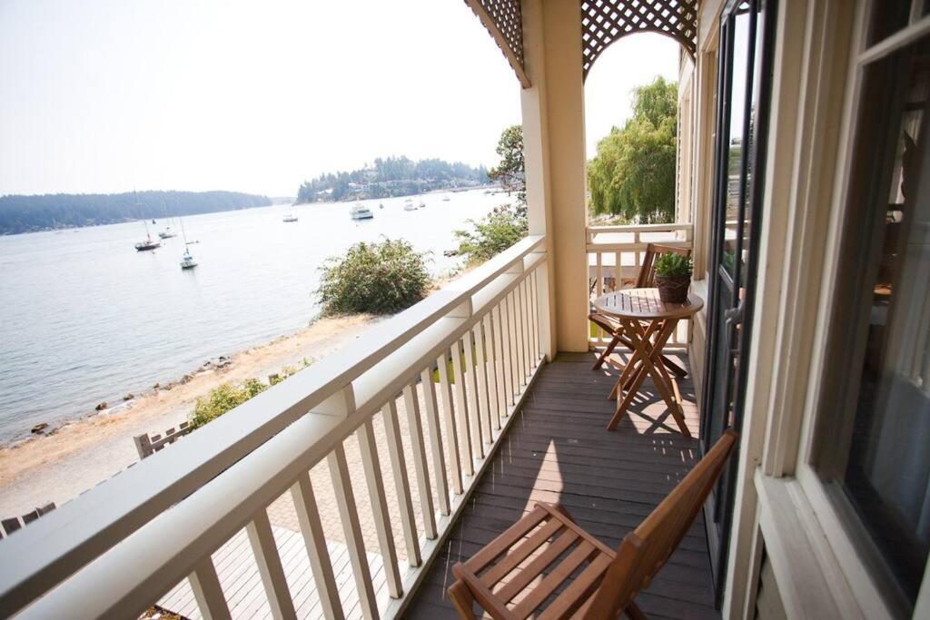 Iconic 3-Story Waterfront 'Marina House' W/ View Villa Gibsons Bagian luar foto