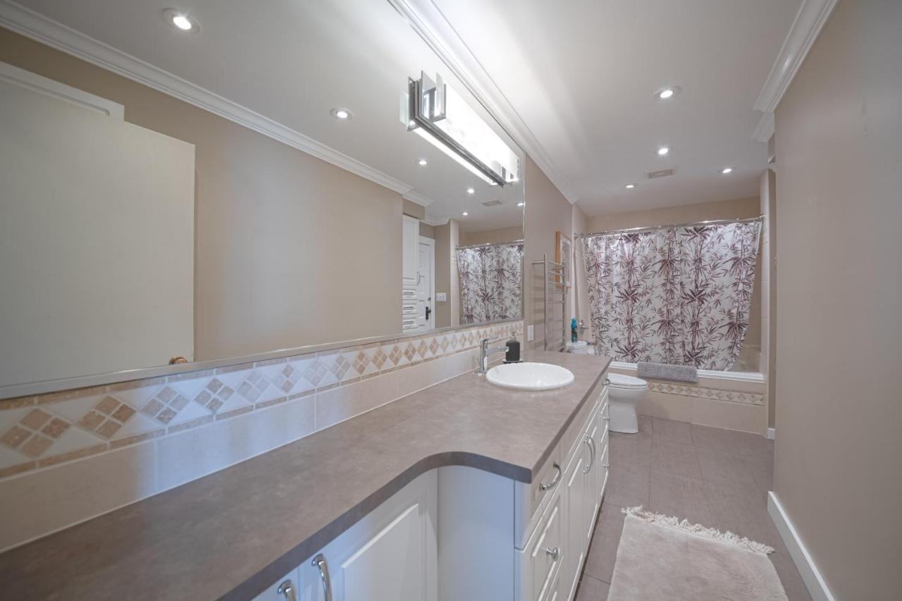 Iconic 3-Story Waterfront 'Marina House' W/ View Villa Gibsons Bagian luar foto